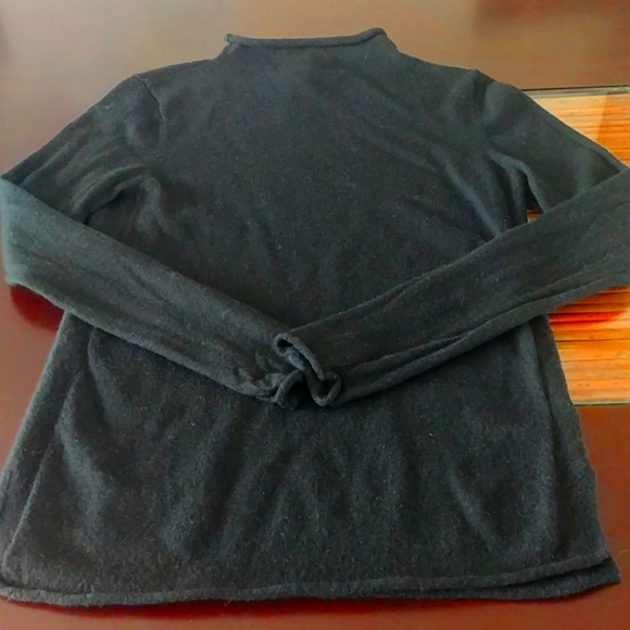 100% Extra Fine Merino Wool Back Long Sleeve Ladies Sweater - Picture 3 of 5